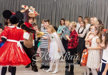 Дед Мороз и Снегурочка в офис