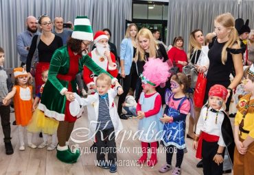 Дед Мороз и Снегурочка в офис