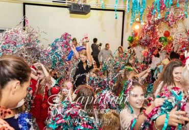 Дед Мороз и Снегурочка в офис